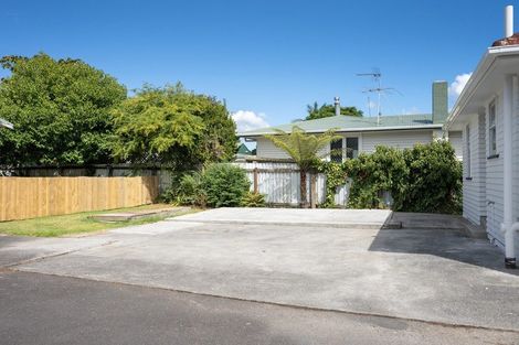 Photo of property in 494 Swanson Road, Ranui, Auckland, 0612