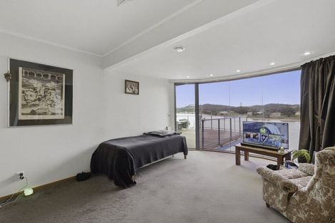Photo of property in 16 Bush Point Road, Cable Bay, 0420
