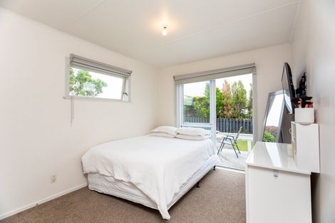 Photo of property in 8 Pennant Grove, Titahi Bay, Porirua, 5022