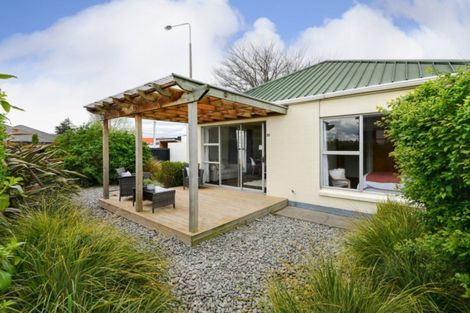 Photo of property in 2/73 Harewood Road, Papanui, Christchurch, 8053
