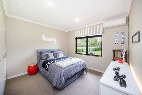 Photo of property in 7 Titirangi Drive, Fitzherbert, Palmerston North, 4471