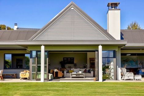 Photo of property in 251 Beacon Point Road, Wanaka, 9305