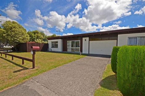 Photo of property in 2 Edwards Avenue, Henderson, Auckland, 0610
