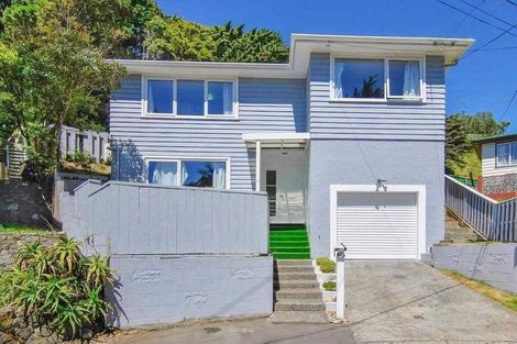 Photo of property in 13 Lomond Street, Newlands, Wellington, 6037