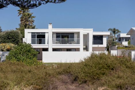 Photo of property in 94 Marine Parade, Mount Maunganui, 3116