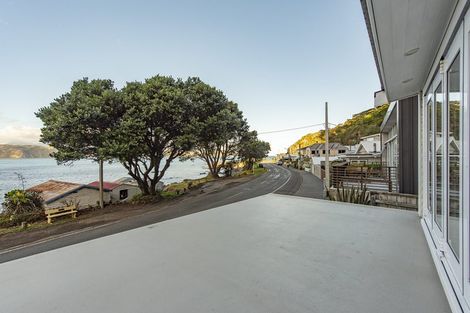 Photo of property in 141 Breaker Bay Road, Breaker Bay, Wellington, 6022