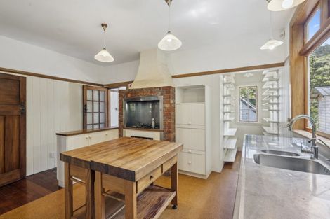 Photo of property in 5 Grosvenor Terrace, Wadestown, Wellington, 6012