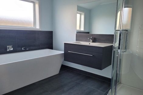 Photo of property in 2 James Kidd Place, Greytown, 5712