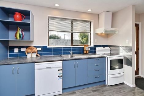 Photo of property in 31 Tyrone Street, Belfast, Christchurch, 8051