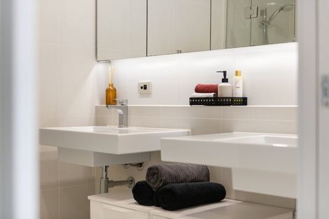 Photo of property in 21 Maunganui Road, Mount Maunganui, 3116