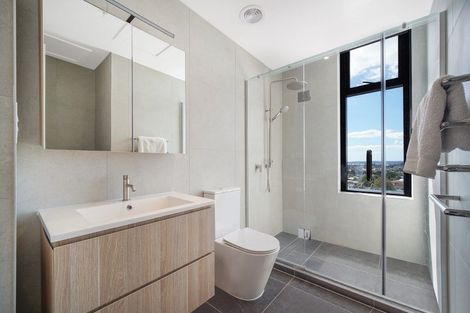 Photo of property in 1 Buscomb Avenue, Henderson, Auckland, 0610