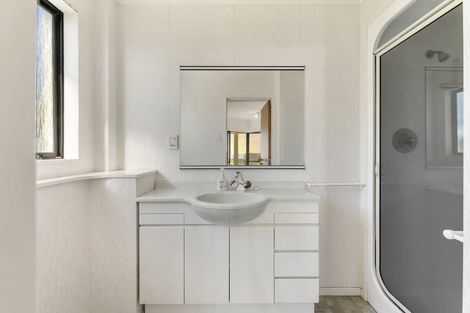 Photo of property in 76 Marine Parade, Mount Maunganui, 3116