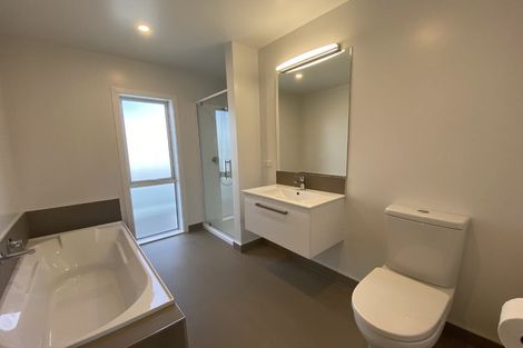 Photo of property in 12 Promontory Crescent, Newlands, Wellington, 6037