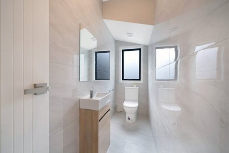 Photo of property in 86a Kervil Avenue, Te Atatu Peninsula, Auckland, 0610