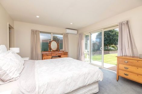 Photo of property in 10 Harrys Way, Redwood, Christchurch, 8051