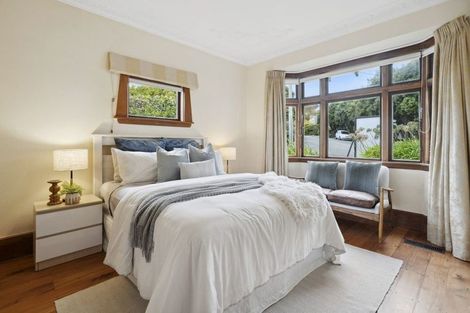 Photo of property in 22 Homewood Crescent, Karori, Wellington, 6012