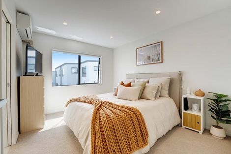 Photo of property in 6 George Cole Lane, Takanini, 2112