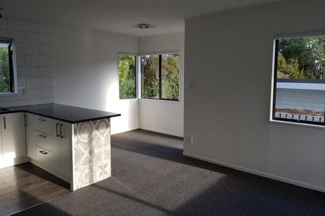 Photo of property in 20 Thistledew Place, Bayview, Auckland, 0629