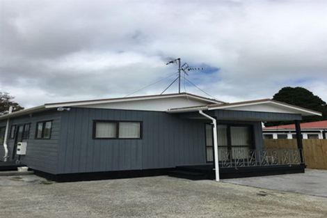 Photo of property in 2/11 Station Road, Takanini, 2112