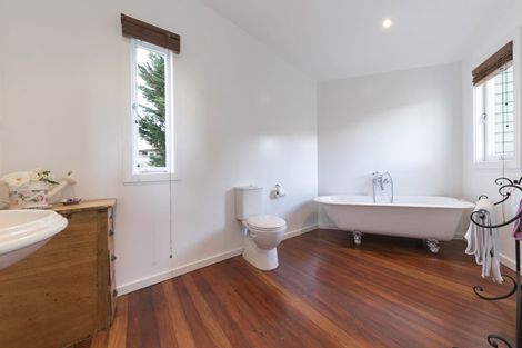 Photo of property in 298 Rimmer Road, Helensville, 0875