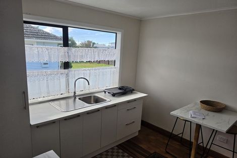 Photo of property in 646 Te Atatu Road, Te Atatu Peninsula, Auckland, 0610