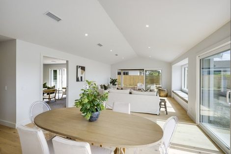 Photo of property in 37 Arataki Road, Havelock North, 4130