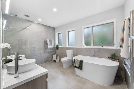 Photo of property in 54 Saddleback Rise, Murrays Bay, Auckland, 0630