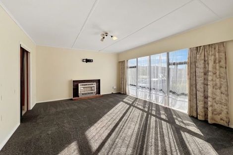 Photo of property in 27 Wainuiomata Road, Wainuiomata, Lower Hutt, 5014