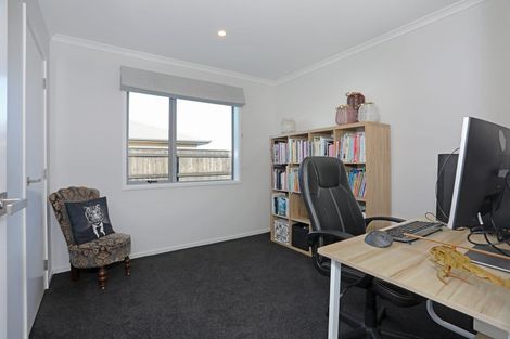 Photo of property in 12 George Street, Bulls, 4818