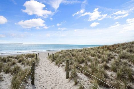 Photo of property in 2 James Henry Avenue, Papamoa Beach, Papamoa, 3118
