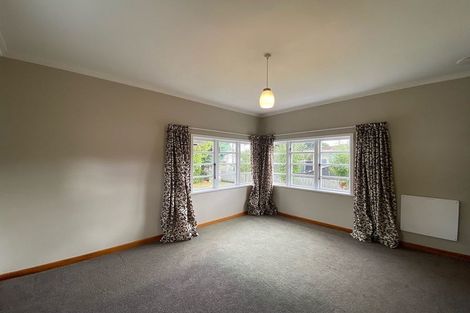 Photo of property in 15 Saint Ronans Avenue, Waterloo, Lower Hutt, 5011
