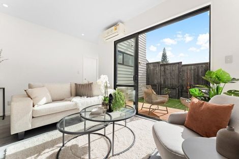 Photo of property in 122 Archibald Road, Kelston, Auckland, 0602
