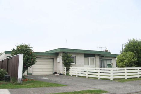 Photo of property in 19 Avondale Road, Taradale, Napier, 4112
