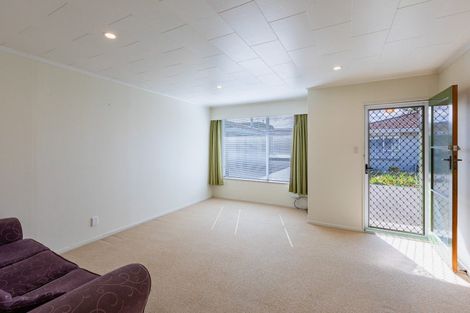 Photo of property in 2/410 Avenue Road West, Hastings, 4122