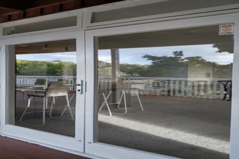 Photo of property in 4 Hollyhock Place, Browns Bay, Auckland, 0630