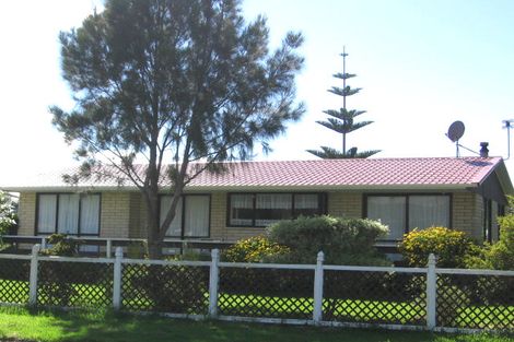Photo of property in 3 Starforth Place, Henderson, Auckland, 0612