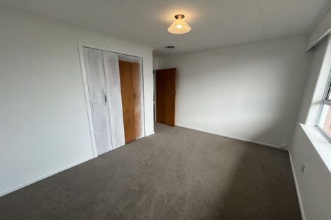 Photo of property in 11 Cumberland Street, Merrilands, New Plymouth, 4312