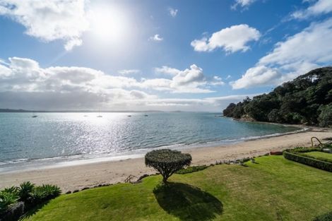Photo of property in 98 Tindalls Bay Road, Tindalls Beach, Whangaparaoa, 0930