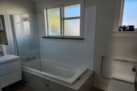 Photo of property in 105 Memorial Avenue, Burnside, Christchurch, 8053