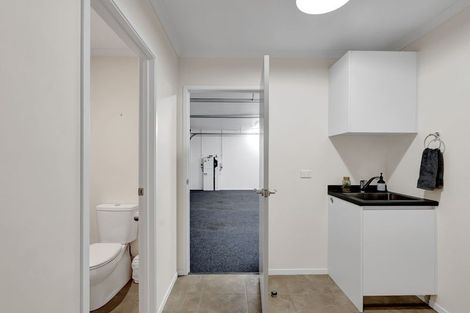 Photo of property in 6 Saint Andrews Parkway, Waiwhakaiho, New Plymouth, 4312