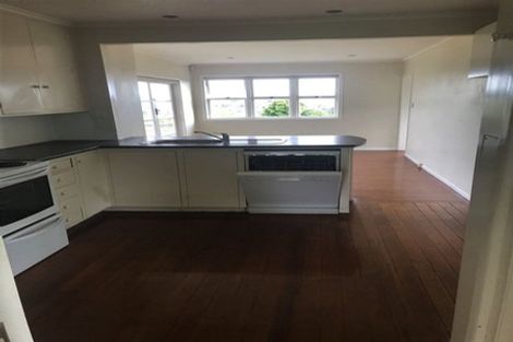 Photo of property in 76 Pupuke Road, Hillcrest, Auckland, 0627