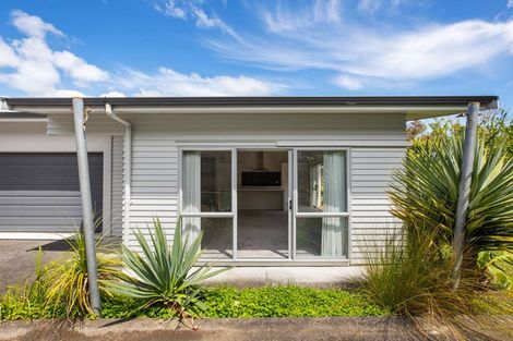 Photo of property in 23 Carento Way, Stanmore Bay, Whangaparaoa, 0932
