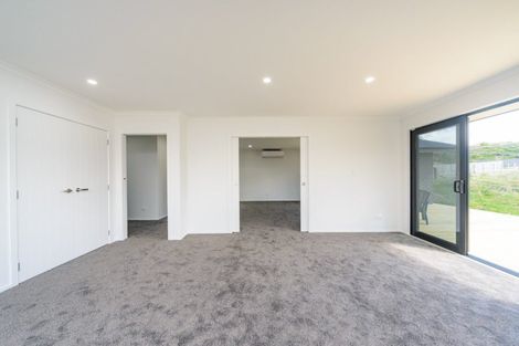 Photo of property in 1 Rangeview Drive, Kelvin Grove, Palmerston North, 4414