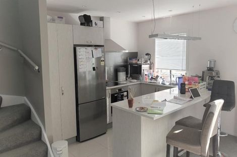 Photo of property in 61u8 Black Rock Road, Newlands, Wellington, 6037