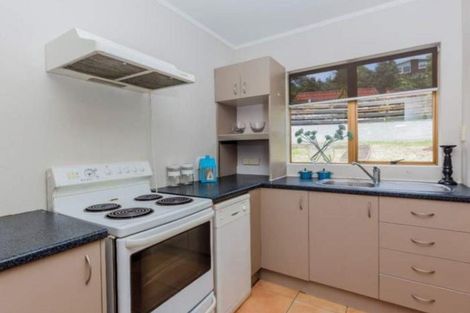 Photo of property in 2/14 Hollyhock Place, Browns Bay, Auckland, 0630