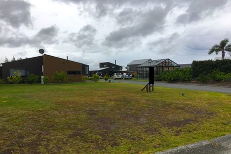 Photo of property in 2 Citrus Place, Mangawhai, 0505