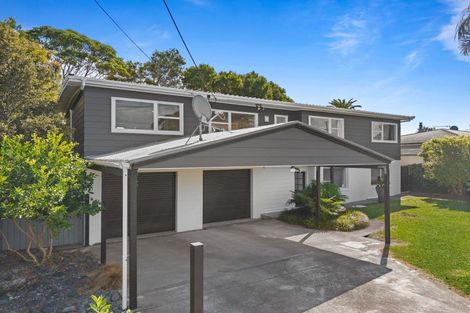Photo of property in 20 Great North Road, Riverhead, 0820