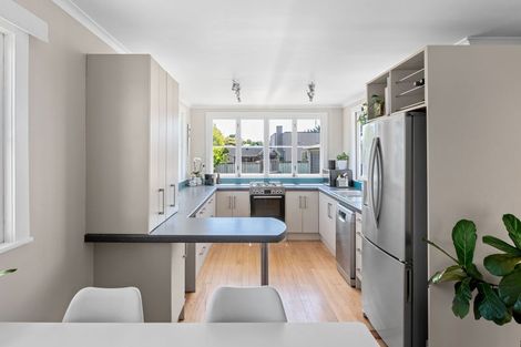 Photo of property in 42 Rifle Range Road, Dinsdale, Hamilton, 3204