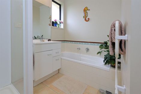Photo of property in 7 Brookwood Drive, Henderson, Auckland, 0612