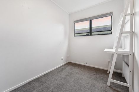 Photo of property in 123b Colwill Road, Massey, Auckland, 0614